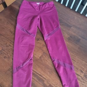 Old Navy burgandy leggings with mesh detail